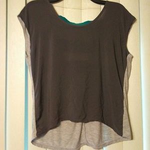 4/$30 👕 Grey & blue top women's size M